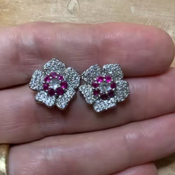 Dainty Floral Silver Diamond Earrings - Picture 4 of 4